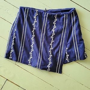 Blue suede embroidered shorts